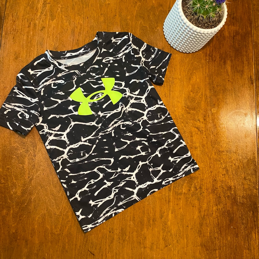 Under Armour Boys Black White Graphic Tee Neon Logo Size 4t Athletic Shirt